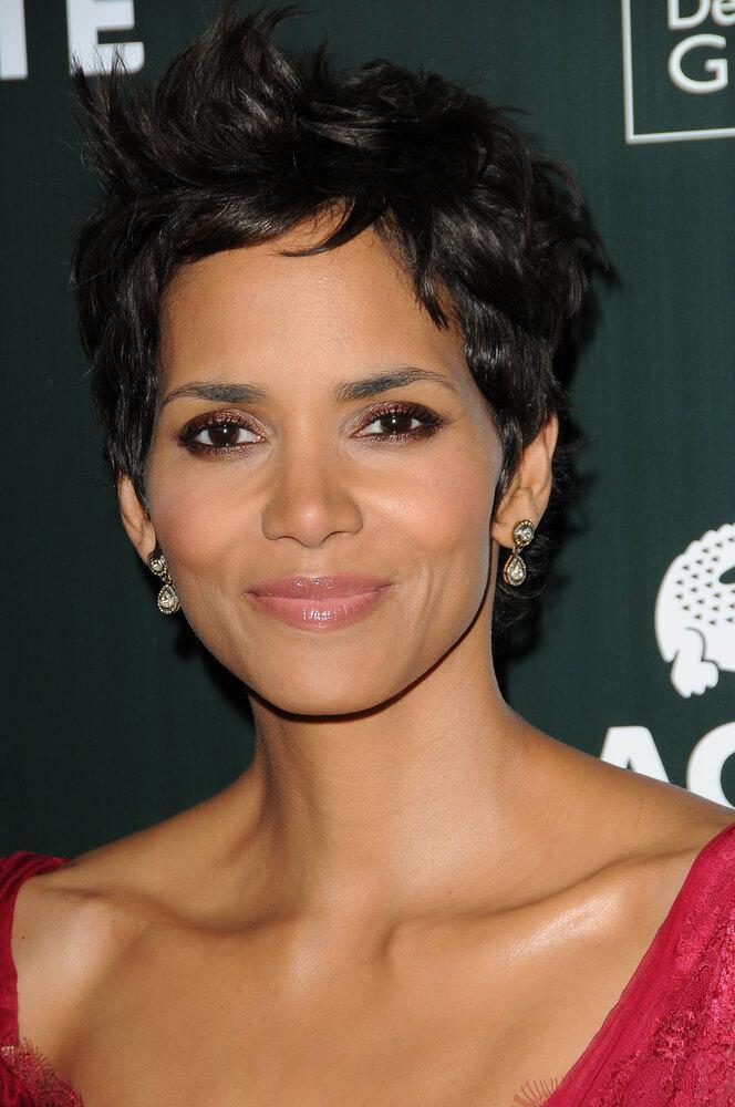 Halle Berry at the 13th Annual Costume Designers Guild Awards, Beverly Hilton Hotel, Beverly Hills, CA. 02-22-11