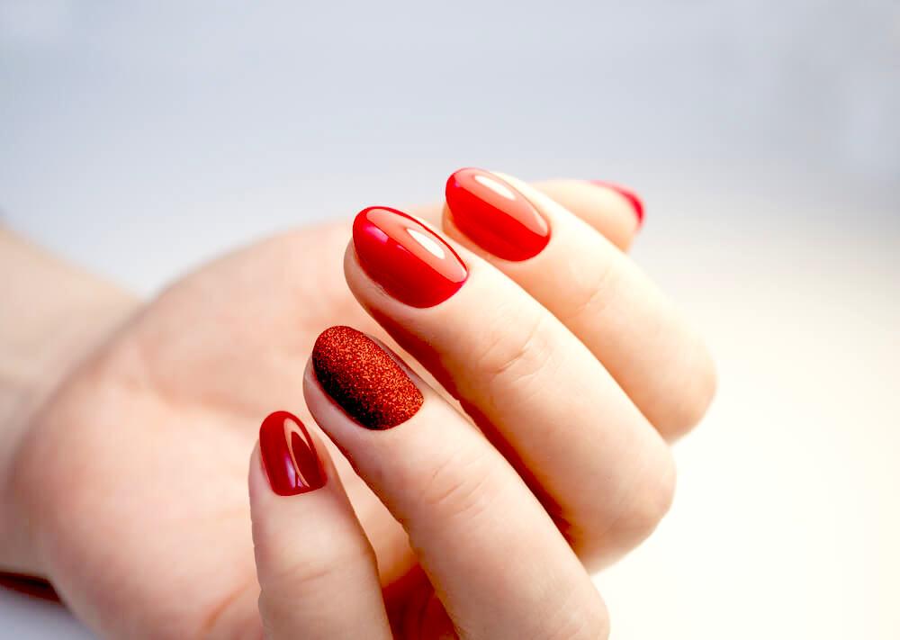 red glitter nails